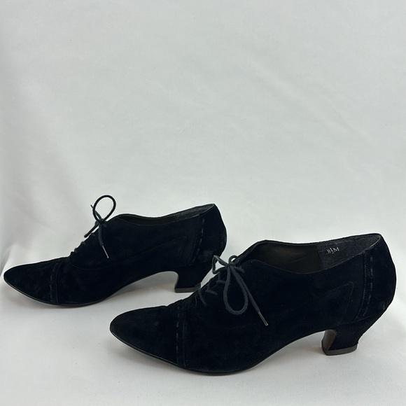 Vintage black suede shoes. - Picture 3 of 4